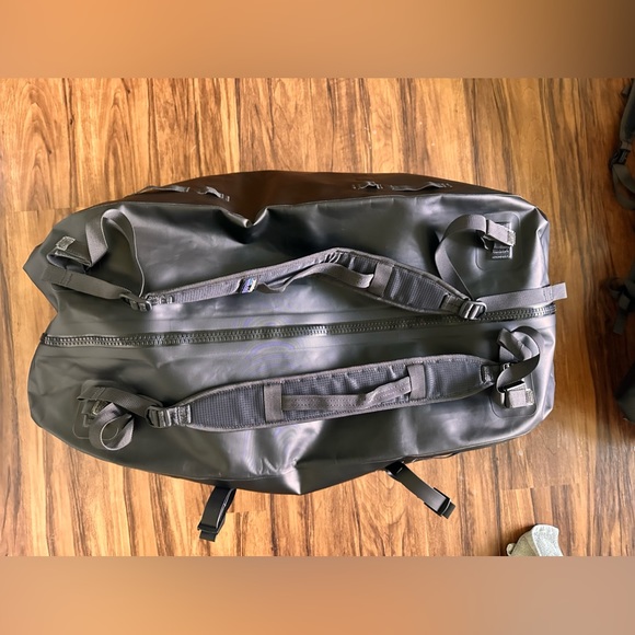 *RARE FIND & BRAND NEW* Patagonia Guidewater Duffel (80L) (Black) - Picture 5 of 6